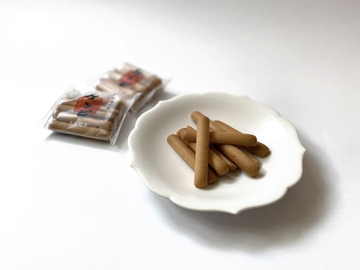 創業元禄初年！日本で一番カタイ老舗のお菓子！？西川屋の「ケンピ」【旅するデザイナーがおすすめする旅先でのお土産たち！】