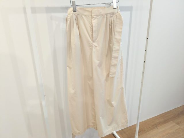 UNIQLO:C「ホワイトパンツ」