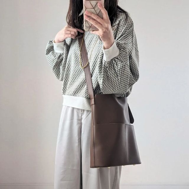 TCPUラメJQPOナガを着用している