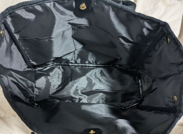 中を開いたところ