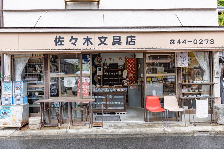 広島や宮島モチーフの雑貨や瀬戸内みやげもそろう♪レトロなたたずまいの「佐々木文具店」へ