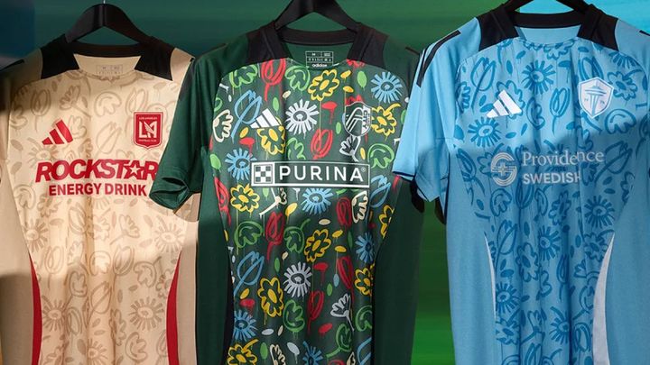 メッシ、吉田麻也も着る！MLSが「アースデイ」ジャージを発表 “ボタニカル柄”で環境問題を訴える