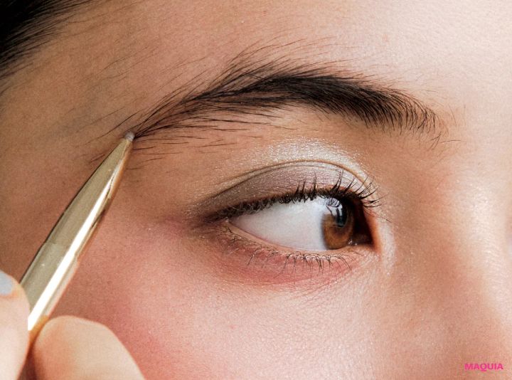 洒落感は“眉”で盛る。一周回って今また新鮮な「細アーチ眉」のバランス学_7