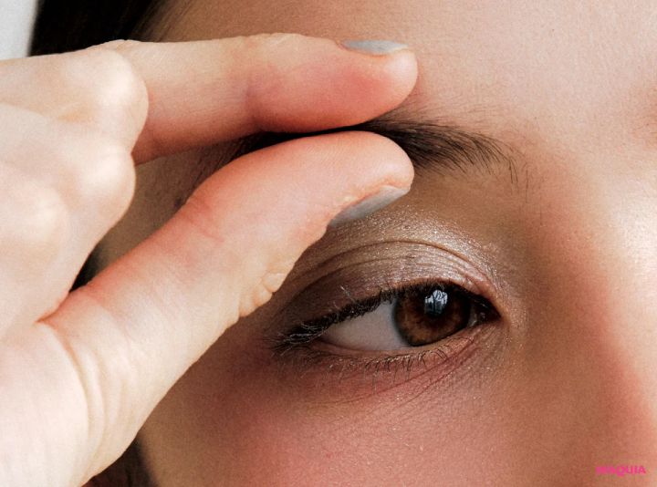 洒落感は“眉”で盛る。一周回って今また新鮮な「細アーチ眉」のバランス学_6