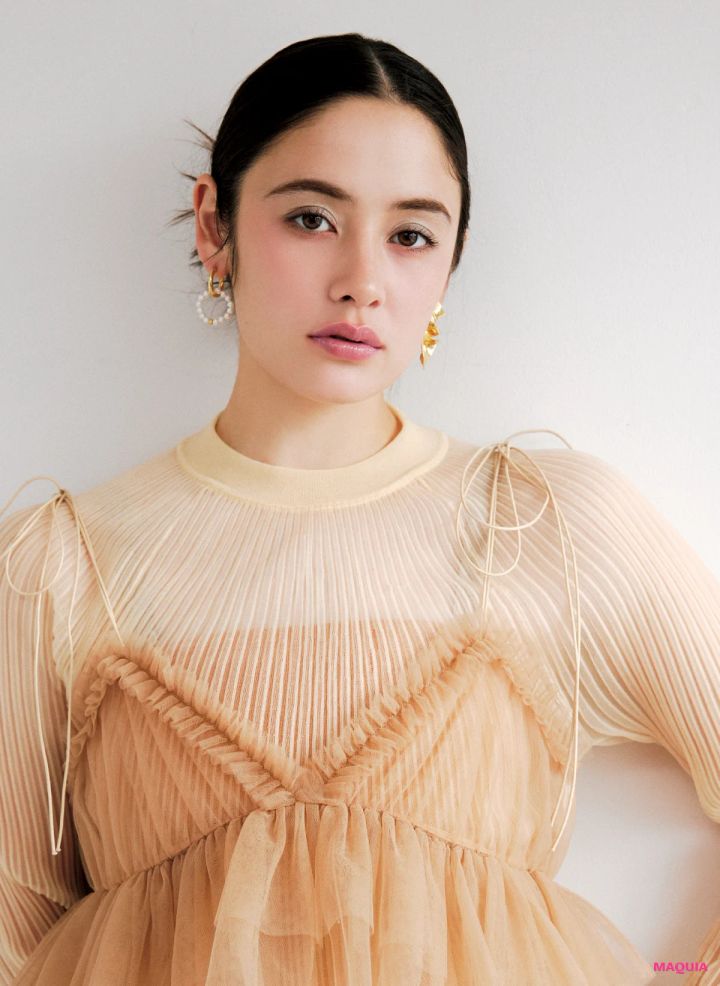 洒落感は“眉”で盛る。一周回って今また新鮮な「細アーチ眉」のバランス学_2