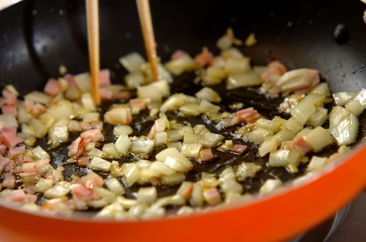 鮭とハマグリのフライパンパエリアの作り方2