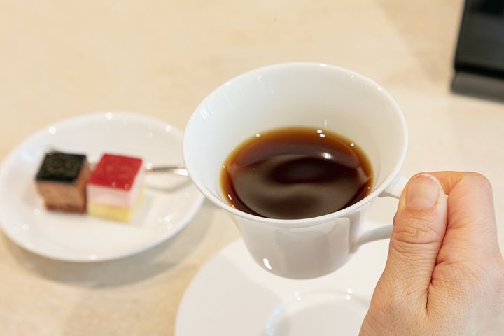 コーヒー豆の果肉ごと熟成させた品種“ゲイシャ”は、ワインのような心地いい発酵臭が特徴的