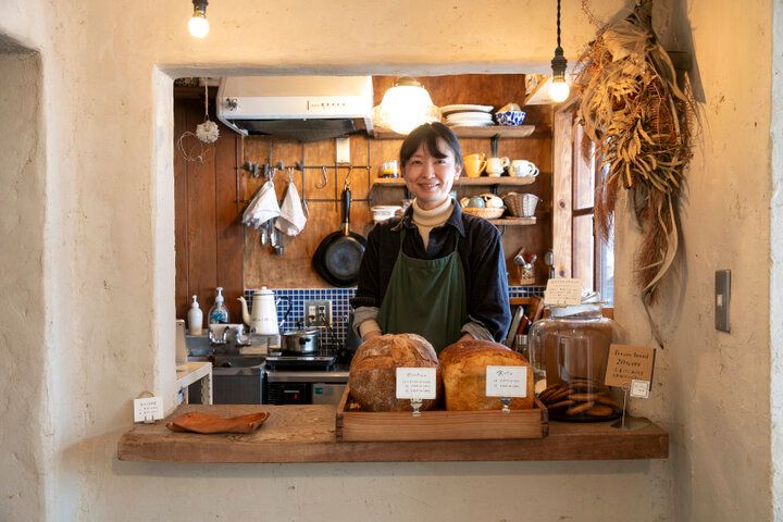 代々木公園さんぽにも♪薪窯で焼いたパンが美味しい、絵本に出てくるような素敵なベーカリー「パン屋塩見」