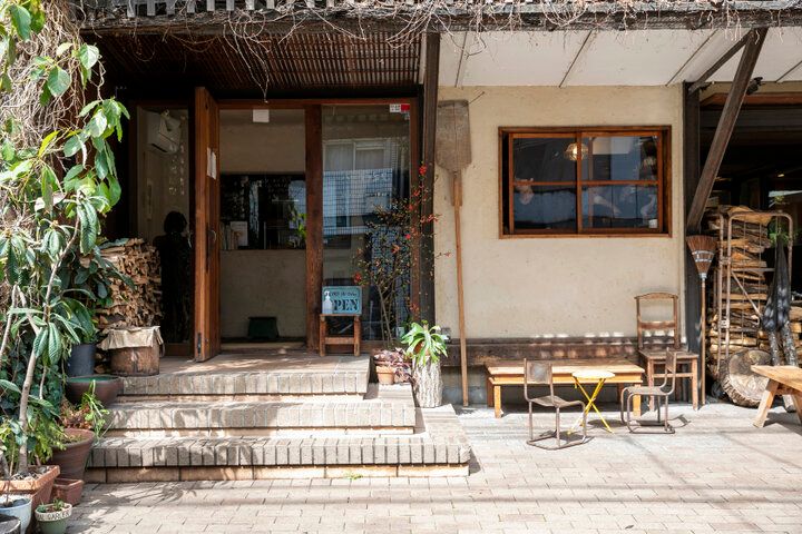 代々木公園さんぽにも♪薪窯で焼いたパンが美味しい、絵本に出てくるような素敵なベーカリー「パン屋塩見」