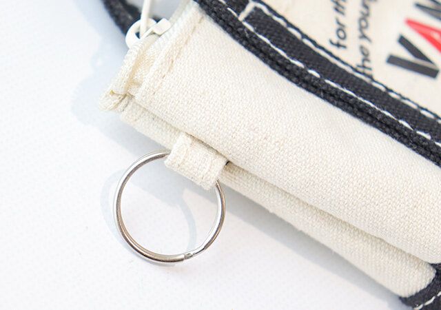 VANのトート型ミニポーチのリング