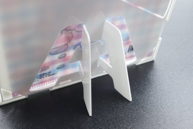 セリアのマイコレ A5クリアホルダースタンドのスタンド部分