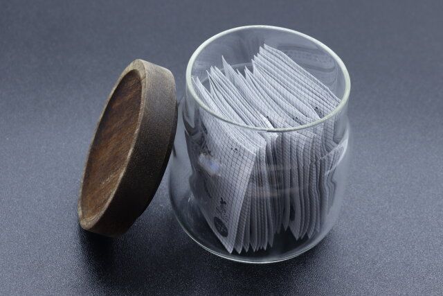 スリーコインズの見せる収納ができるウッドガラスキャニスターS