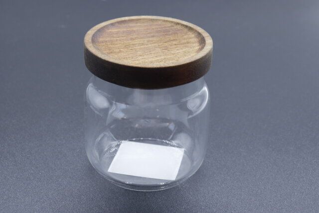 スリーコインズのウッドガラスキャニスターSのパッケージ