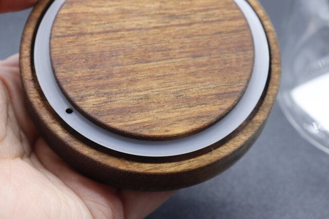 スリーコインズのパッキン付きウッドガラスキャニスターS