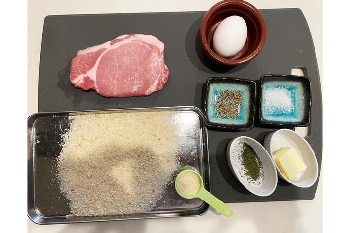 バターでジュンジュワ〜カツレツ材料