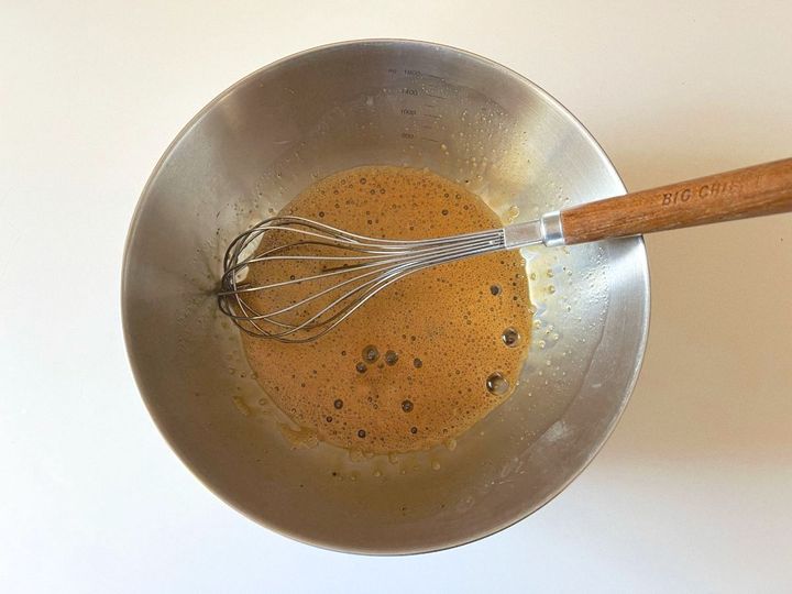 【簡単米粉レシピ】ほろ苦こっくり抹茶ホワイトチョコの米粉マフィン【渡辺友美子のコーヒーに合うお菓子のレシピ vol.38 〜レシピで旅するヨーロッパ〜】