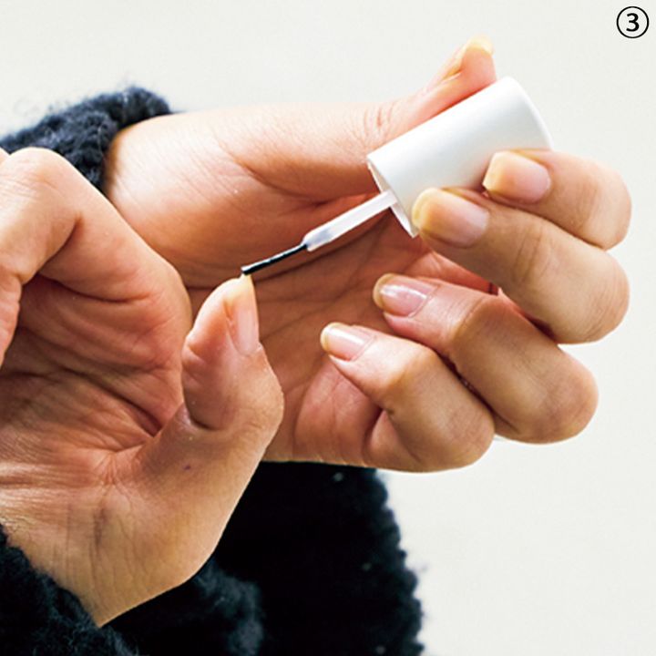 ベースコートを塗る