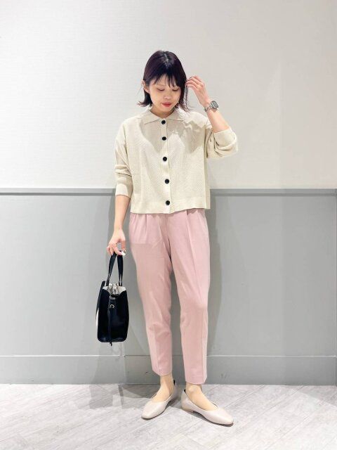 春の白カーディガンコーデ