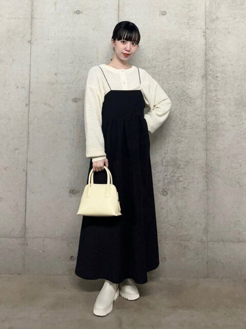 春の白カーディガンコーデ