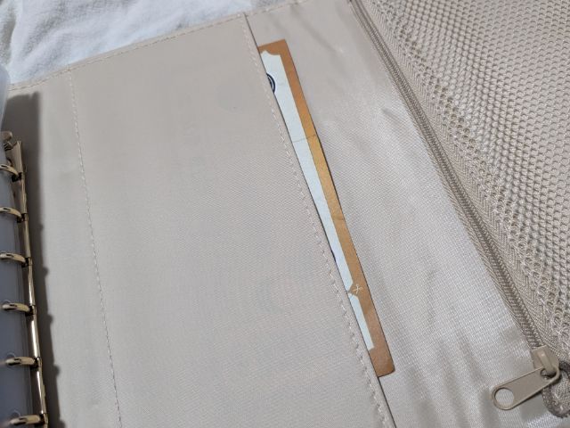 差し込みポケット