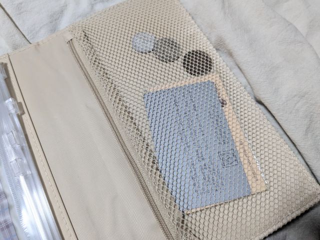 メッシュポケット