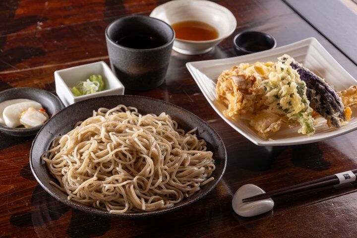 手打ちの常陸秋そばと日本酒に舌鼓♪ 茨城老舗酒蔵が営む「蔵＋蕎麦 な嘉屋」