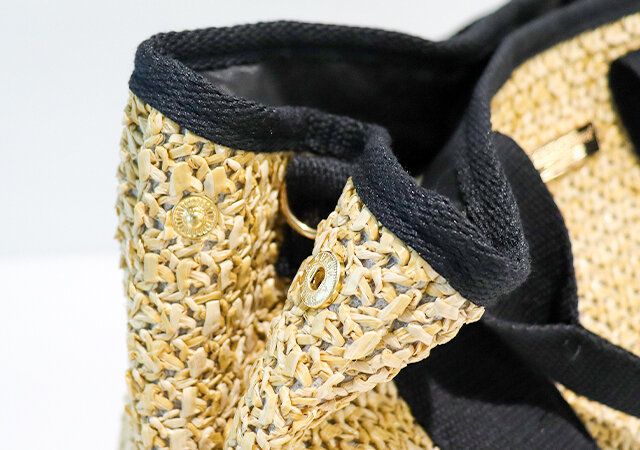 サイドのスナップボタン