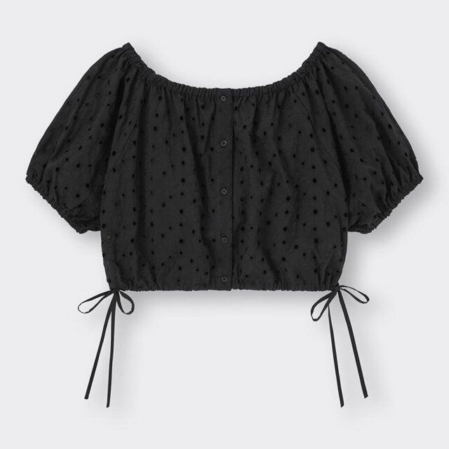 2024年春のGUレディース黒トップス