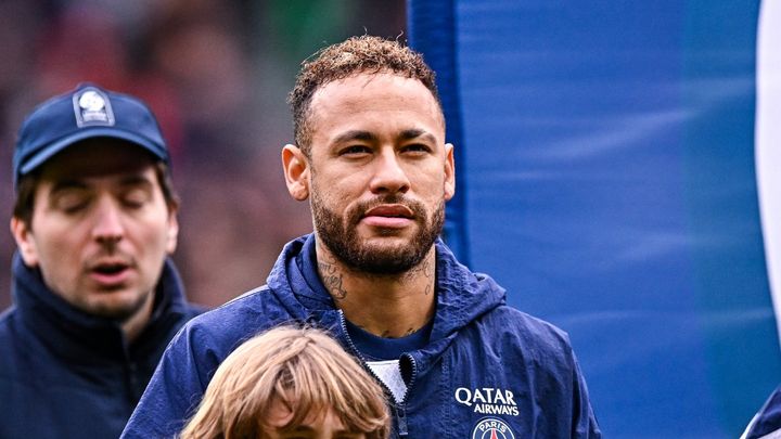 ネイマール、PSG最終年は態度最悪！？10代若手に頭突き企図、泥酔で練習説