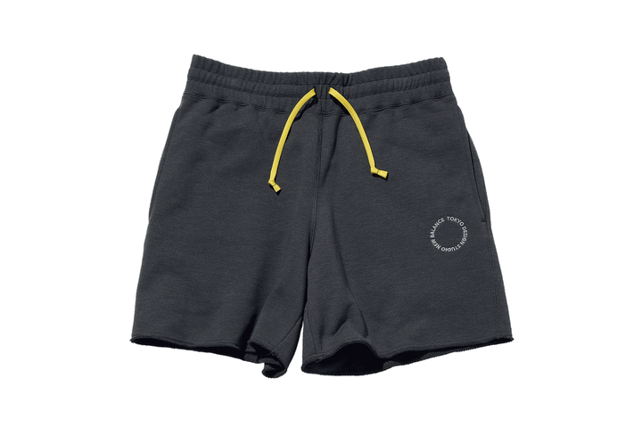 〈東京デザインスタジオ ニューバランス〉のショーツ