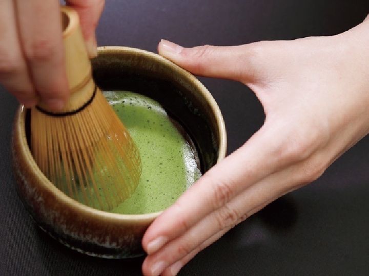 「薄茶」1100円（茶菓子付き）／京都宇治 藤井茗縁