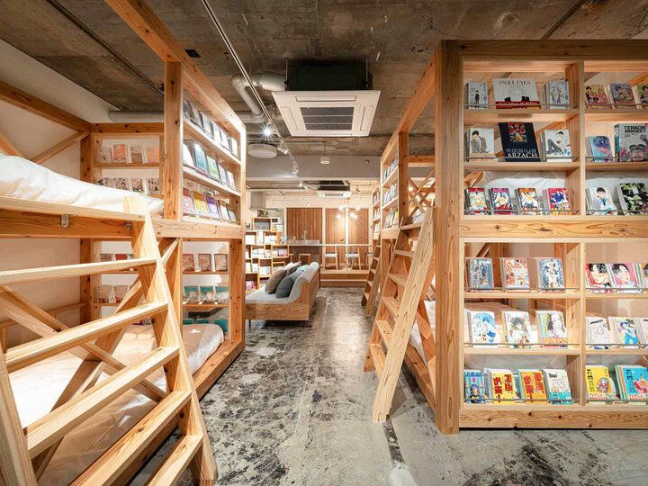 寝台列車ルームで旅気分♪約2000冊のマンガに囲まれたホテル「MANGA ART HOTEL, BAKUROCHO」