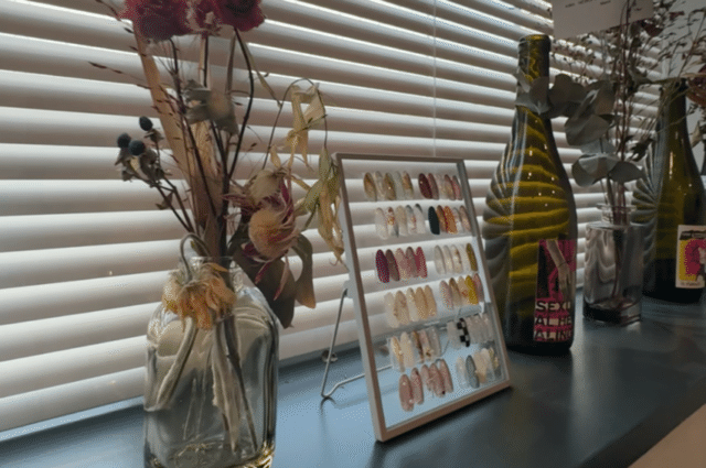 シックな色味で落ち着くインテリア