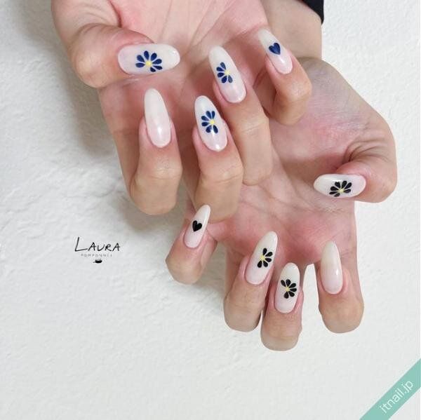 LAURA POMPONNEEが投稿したネイルデザイン [photoid:I0125729] via Itnail Design (731653)