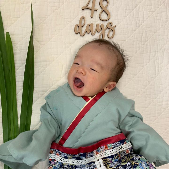 生まれたばかりの初節句は袴でお祝い