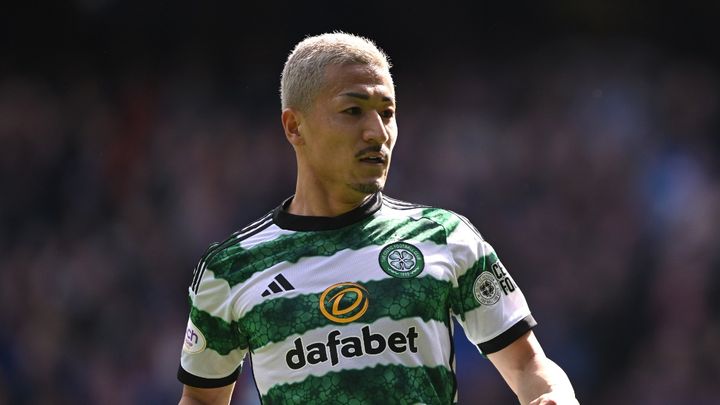 負傷離脱の前田大然 「パパのサッカーが超超超超大好きな息子にプレーしてる所を見せれないのがなにより悔しい…」