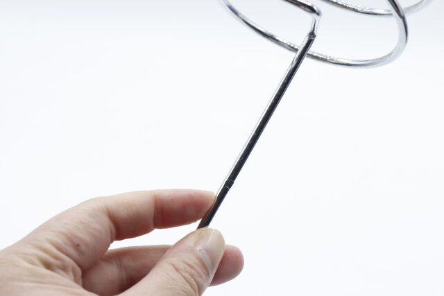 ダイソーのアウトドアで使える地面に刺せるドリンクホルダー