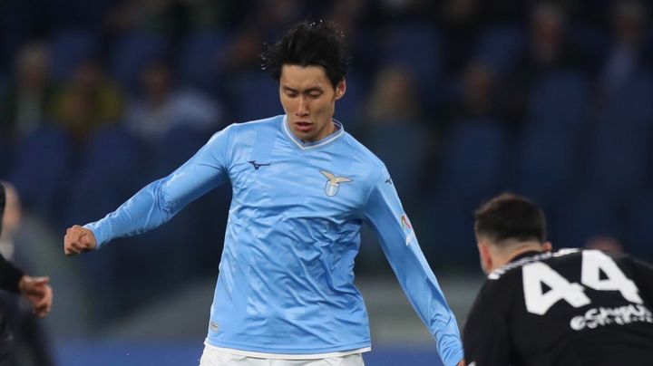 鎌田大地、ラツィオに退団通告か 「選手次第」とスポーツディレクターは発言