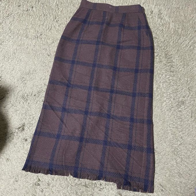 しまむらの「チェックナロースカート」
