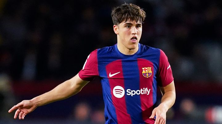 「17歳の彼をCBとして愛している」 バルセロナの神童パウ・クバルシ、30歳の敵DFが大好きと“愛”を告白