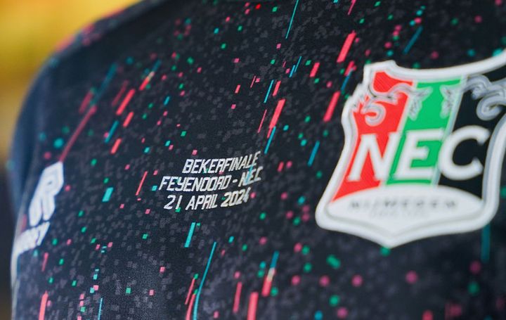 小川航基と佐野航大が活躍！NECが「KNVBカップ決勝」ユニフォームを発表 小川の“得点王ユニ”となるか？