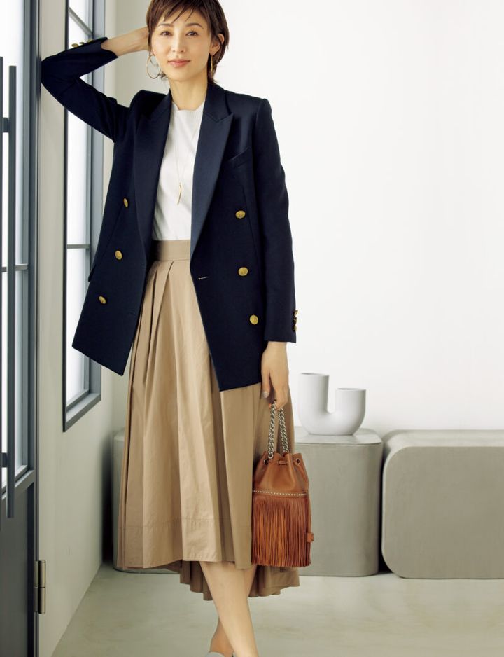 マディソンブルーの紺ブレでお仕事コーデ