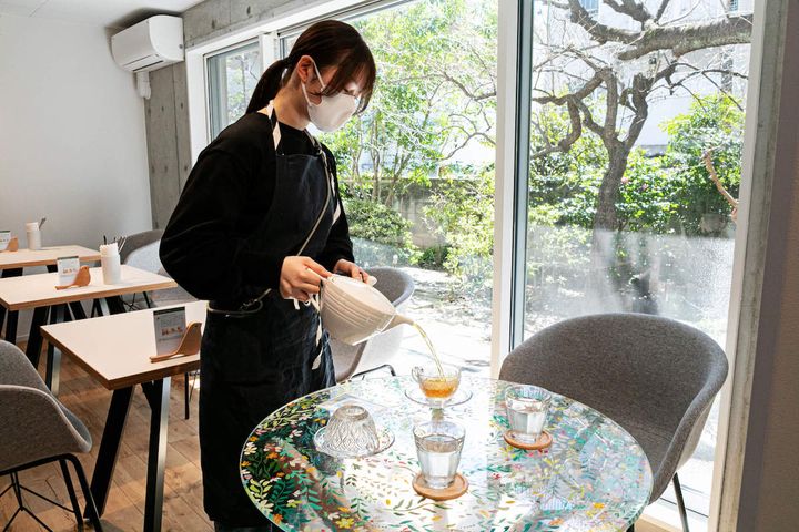 「ティーフリー」単品1300円はホットティーのみの提供。※混雑時は1時間45分の時間制