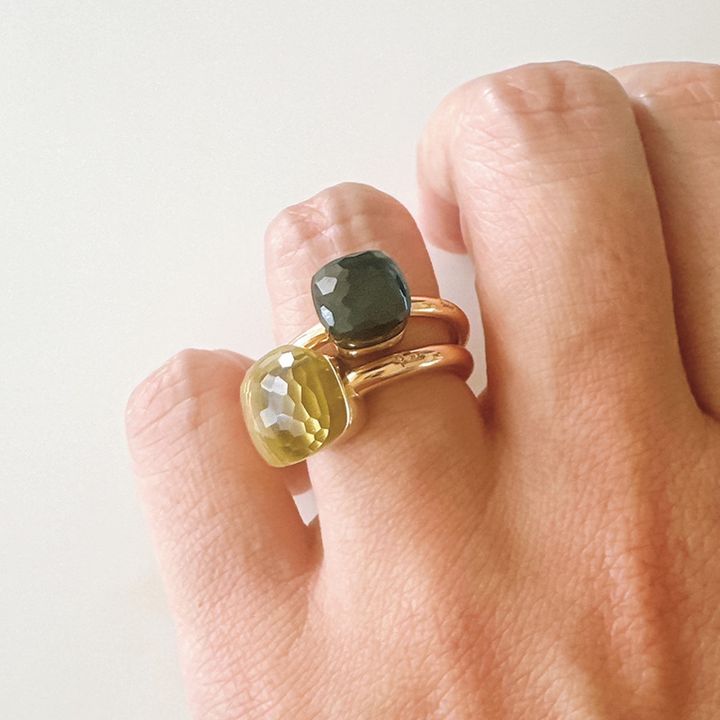 ポメラートのヌード,リング,色石