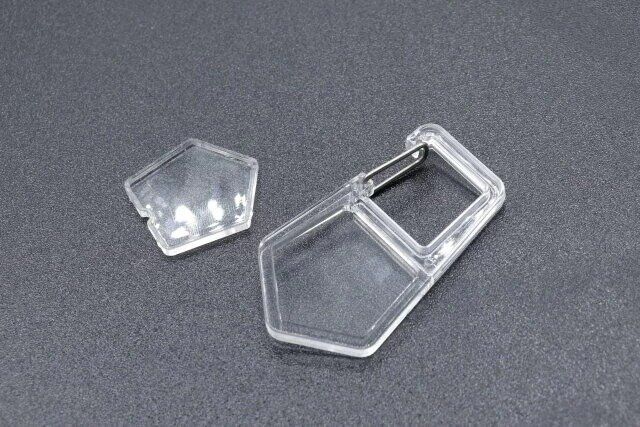 セリアのオリジナルフォトインのカラビナ・キーフック ペンタゴン