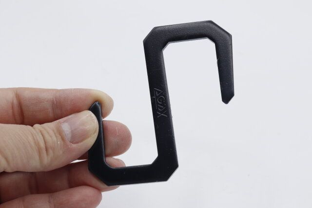 ダイソーのアウトドアフック（AGAX、1個）の耐荷重量
