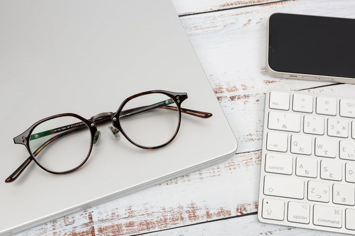 ブルーライトカット眼鏡を使うメリットはある？