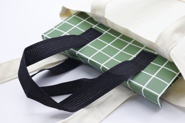 100均セリアの保温保冷効果付きトートバッグ