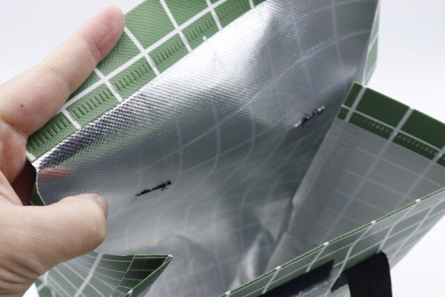 100均セリアの保温保冷効果付きトートバッグ