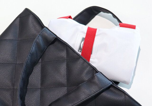 タイガー魔法瓶とコラボ キャリーケースにつけられる♪保冷機能つき大容量バッグはコンパクトに収納できる